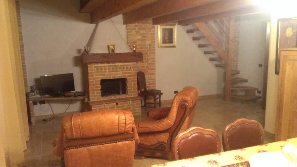 Agriturismo Ercolana Neviglie エクステリア 写真